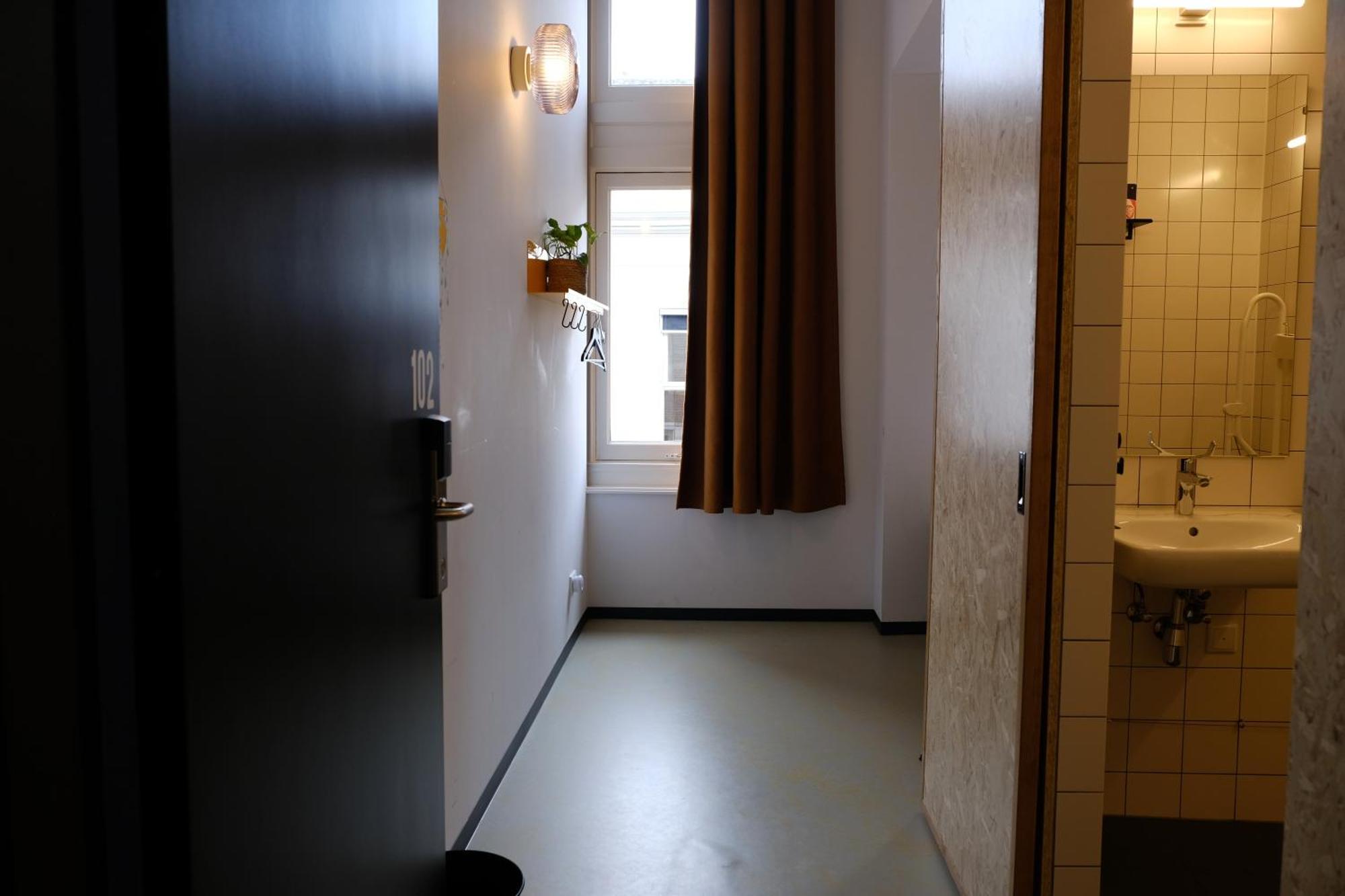 Hostel & Bar De Basis Зволле Екстер'єр фото